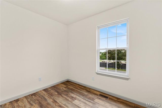 890 Cades Cove, Florissant, MO 63031