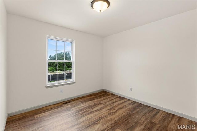 890 Cades Cove, Florissant, MO 63031
