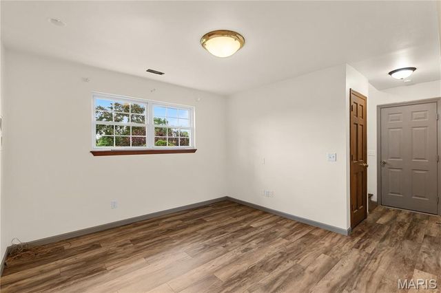 890 Cades Cove, Florissant, MO 63031