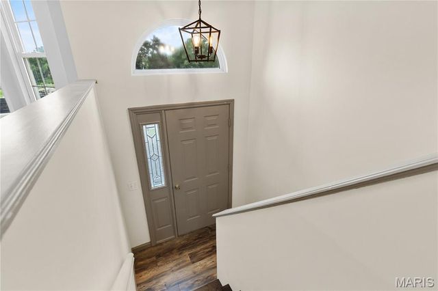 890 Cades Cove, Florissant, MO 63031