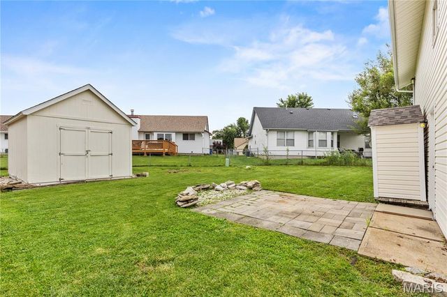 890 Cades Cove, Florissant, MO 63031