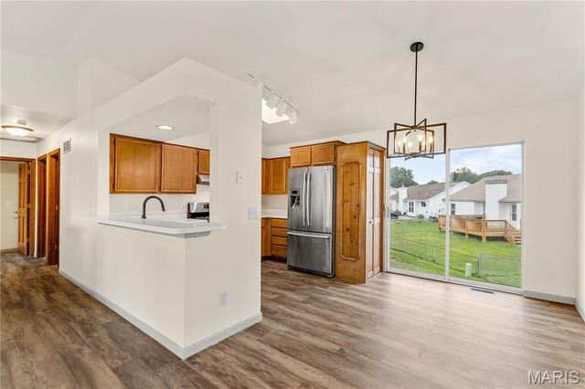890 Cades Cove, Florissant, MO 63031