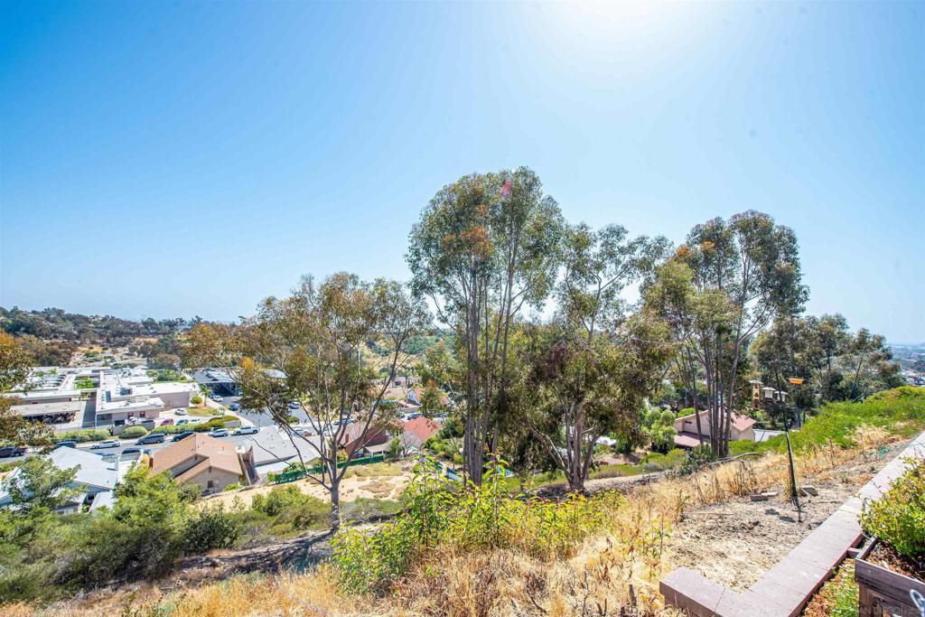 Image 18 of property listing at 6855 Osterling Ct, San Diego, CA 92114