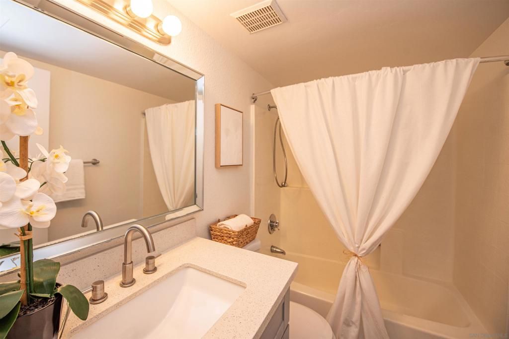 Image 8 of property listing at 6855 Osterling Ct, San Diego, CA 92114