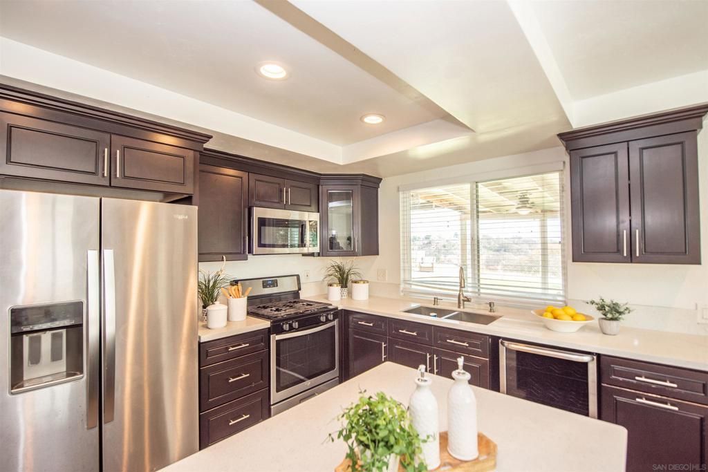 Image 9 of property listing at 6855 Osterling Ct, San Diego, CA 92114