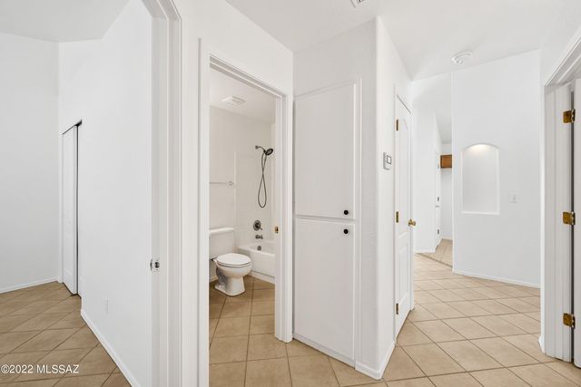 8080 N Tackroom Lane, Tucson, AZ 85741