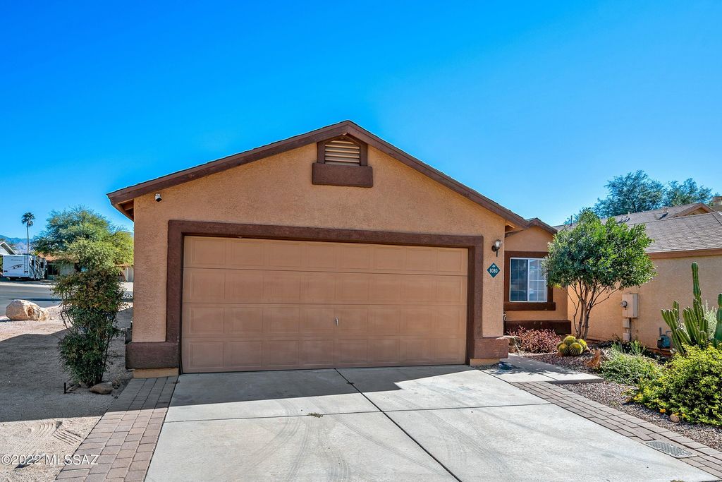 8080 N Tackroom Lane, Tucson, AZ 85741