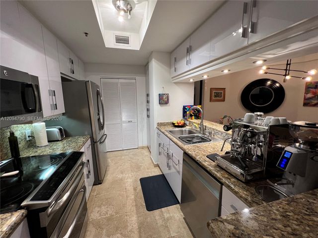 808 Brickell Key Drive 2903, Miami, FL 33131