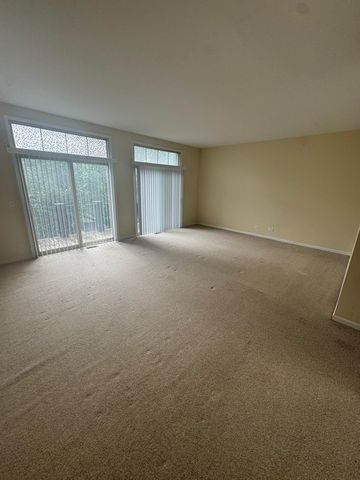 707 N Telluride Court, Vernon Hills, IL 60061