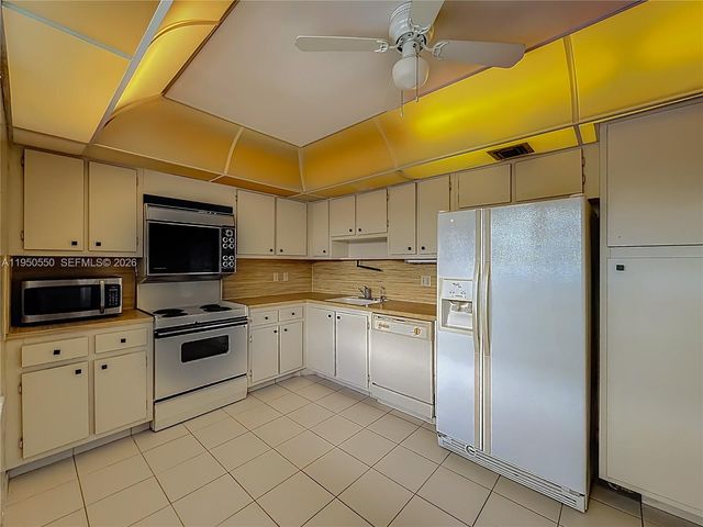 806 Cypress Grove Ln 303, Pompano Beach, FL 33069