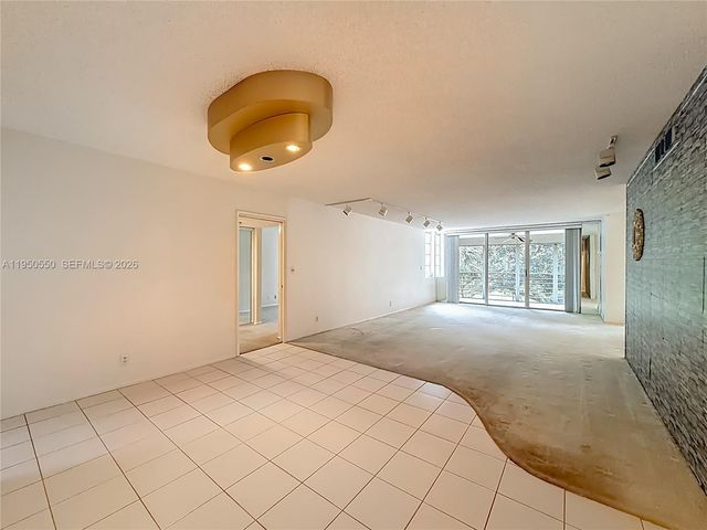 806 Cypress Grove Ln 303, Pompano Beach, FL 33069