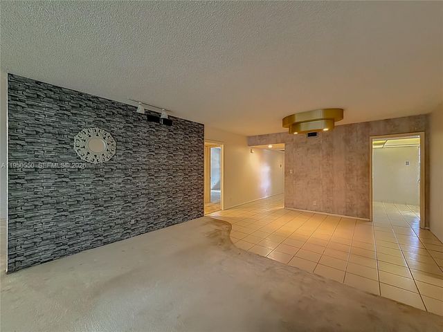 806 Cypress Grove Ln 303, Pompano Beach, FL 33069