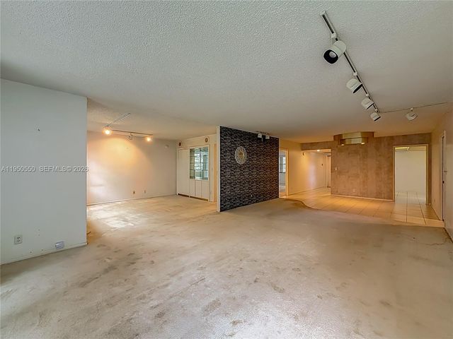 806 Cypress Grove Ln 303, Pompano Beach, FL 33069