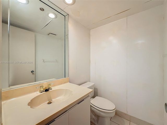 806 Cypress Grove Ln 303, Pompano Beach, FL 33069