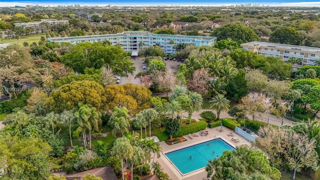 806 Cypress Grove Ln 303, Pompano Beach, FL 33069