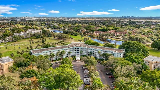 806 Cypress Grove Ln 303, Pompano Beach, FL 33069