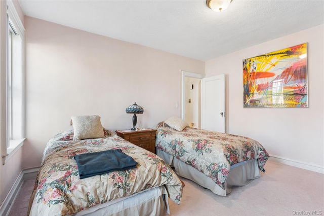 150 Burns Street 3F, Forest Hills, NY 11375