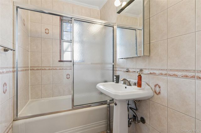 150 Burns Street 3F, Forest Hills, NY 11375