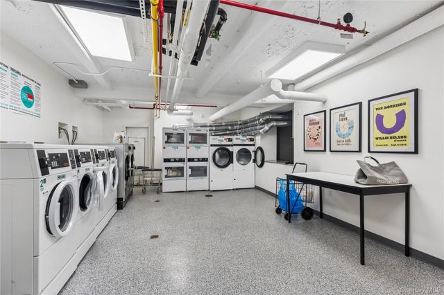150 Burns Street 3F, Forest Hills, NY 11375
