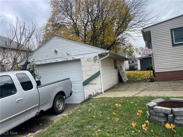 1221 9th Street NW, Canton, OH 44703