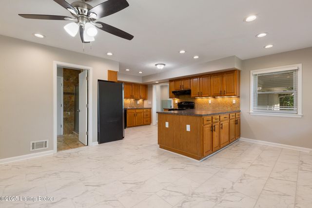 1510 Rebel Ridge Rd, La Grange, KY 40031