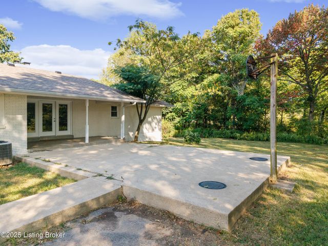 1510 Rebel Ridge Rd, La Grange, KY 40031