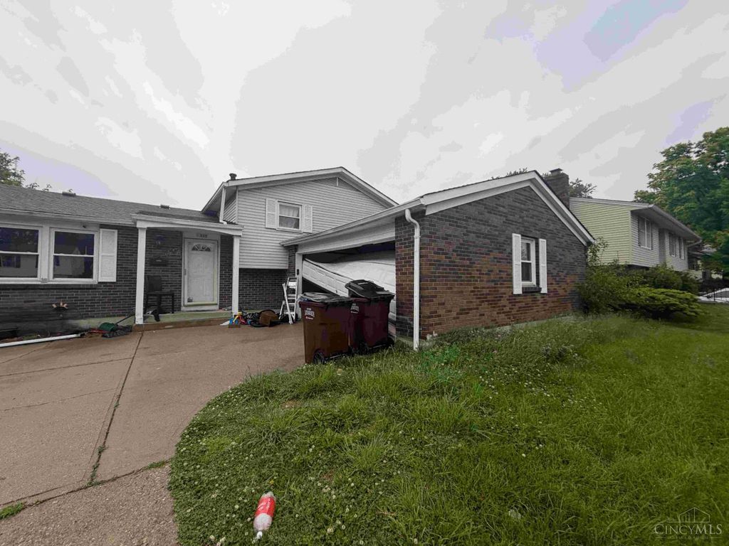 11255 Logenberry Circle, Forest Park, OH 45240