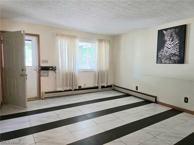 2814 16th Avenue, Vienna, WV 26105