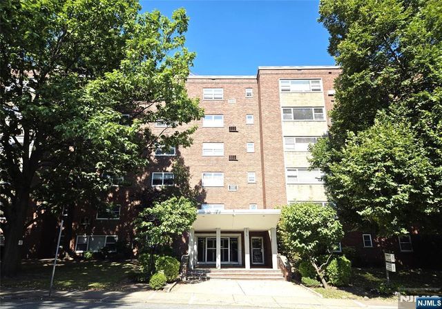 1575 Center Avenue 4B, Fort Lee, NJ 07024