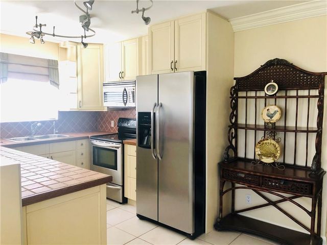 137 Farnham F 137, Deerfield Beach, FL 33442