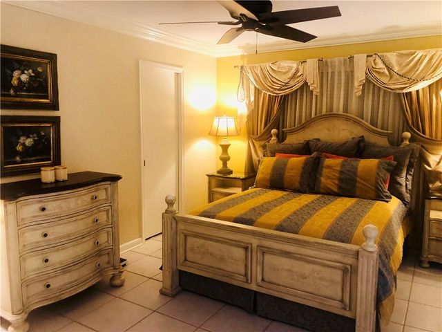 137 Farnham F 137, Deerfield Beach, FL 33442