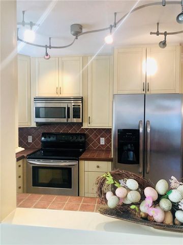 137 Farnham F 137, Deerfield Beach, FL 33442