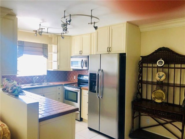 137 Farnham F 137, Deerfield Beach, FL 33442