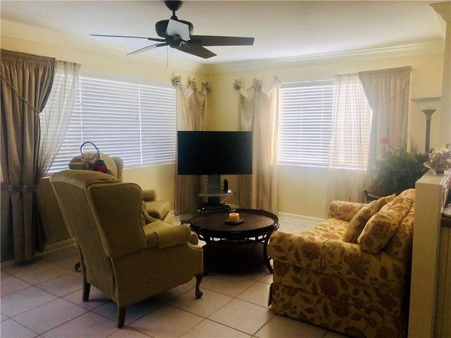 137 Farnham F 137, Deerfield Beach, FL 33442