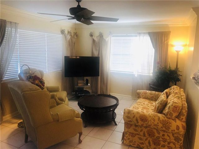 137 Farnham F 137, Deerfield Beach, FL 33442