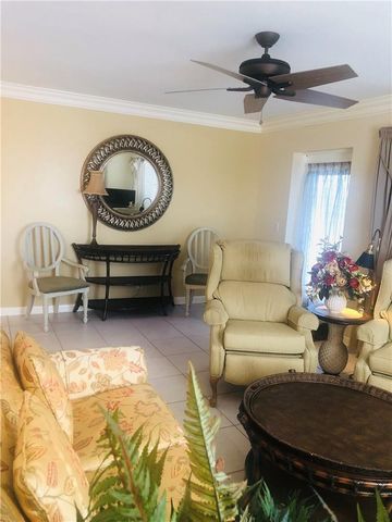 137 Farnham F 137, Deerfield Beach, FL 33442