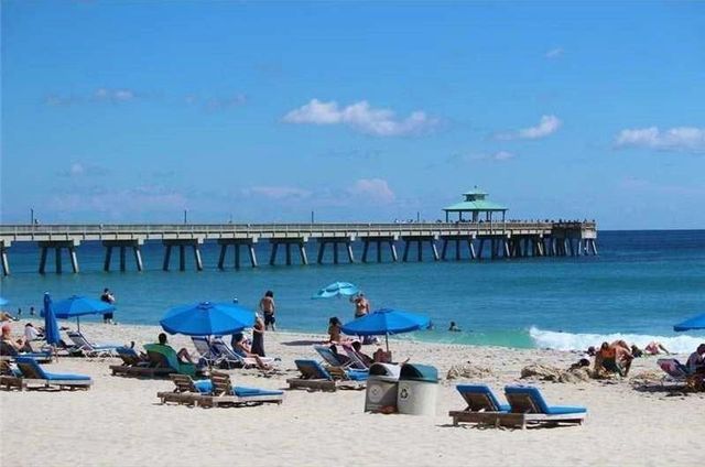 137 Farnham F 137, Deerfield Beach, FL 33442