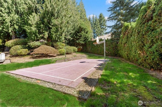 7214 204th Drive NE, Redmond, WA 98053