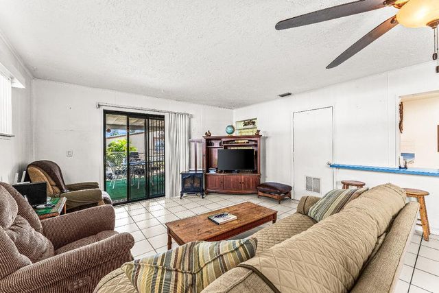 1040 W 1st Street, Riviera Beach, FL 33404