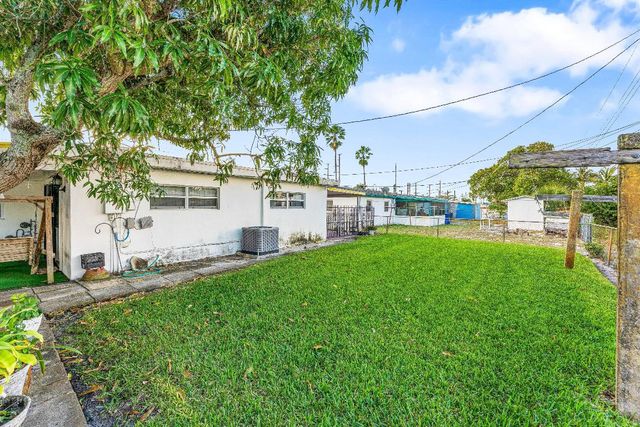 1040 W 1st Street, Riviera Beach, FL 33404