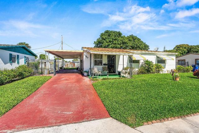1040 W 1st Street, Riviera Beach, FL 33404