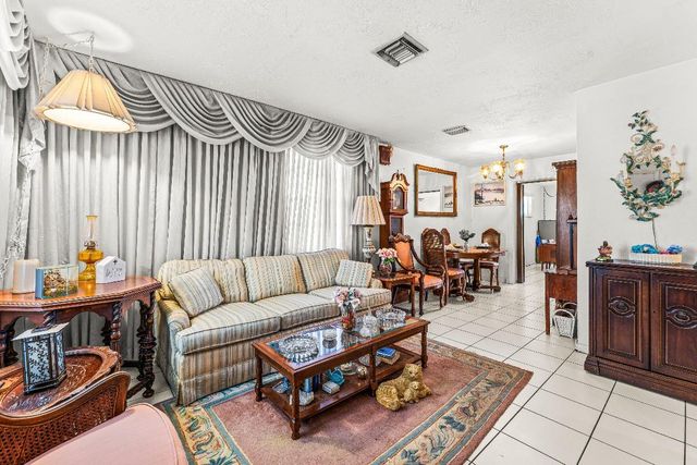 1040 W 1st Street, Riviera Beach, FL 33404