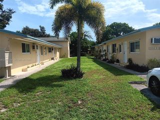 2334 Grant St 2336, Hollywood, FL 33020