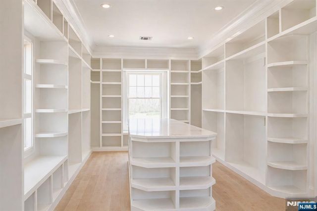 263 Arbor Road, Franklin Lakes, NJ 07417