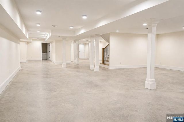 263 Arbor Road, Franklin Lakes, NJ 07417