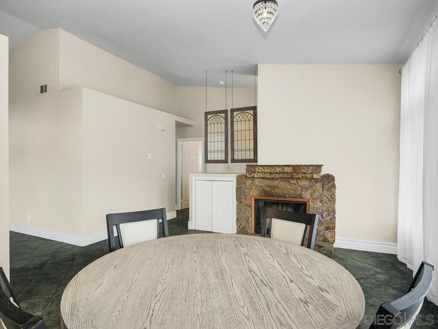 32453 Enriqueta Cir, Temecula, CA 92592