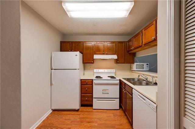 466 Teal Court, Roswell, GA 30076