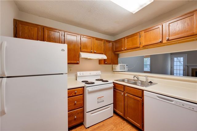 466 Teal Court, Roswell, GA 30076