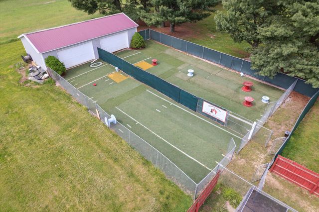 3650 Hogback Road, Fowlerville, MI 48836