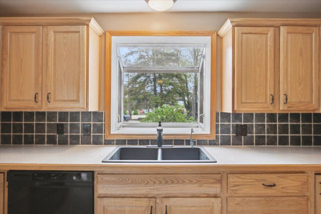 3650 Hogback Road, Fowlerville, MI 48836